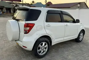 Toyota Rush 2006 White