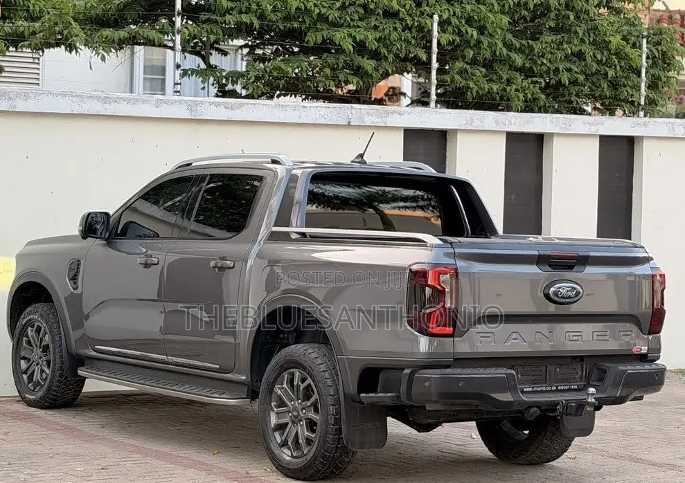 Ford Ranger Wildtrak 2023 Gray