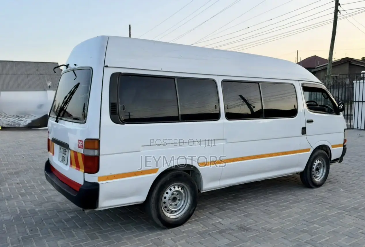 Toyota HiAce 2008 White