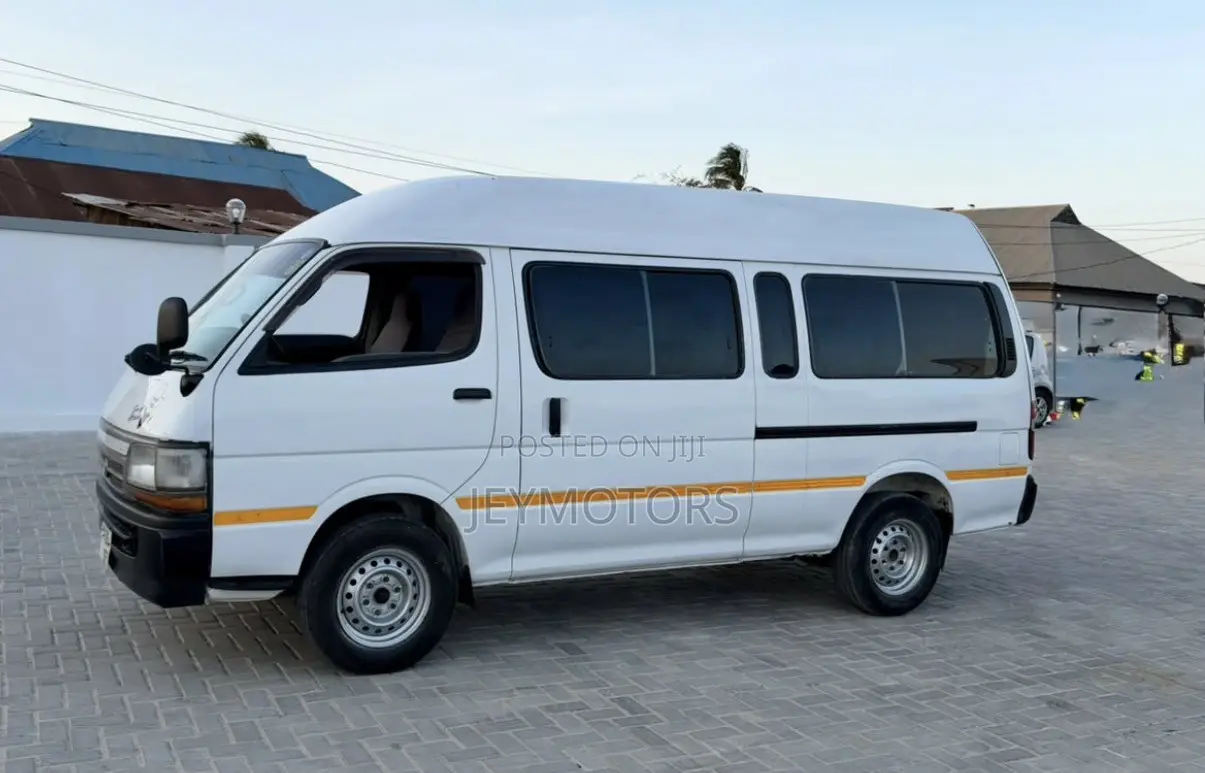 Toyota HiAce 2008 White