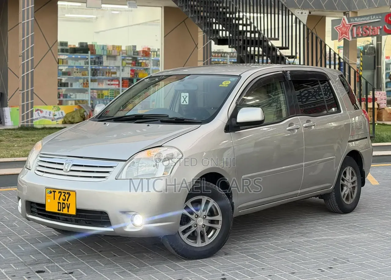Toyota Raum 2004 Blue