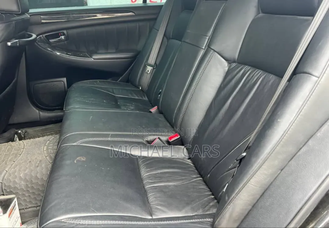 Toyota Crown 2004 Black