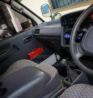 Toyota HiAce 2000 White