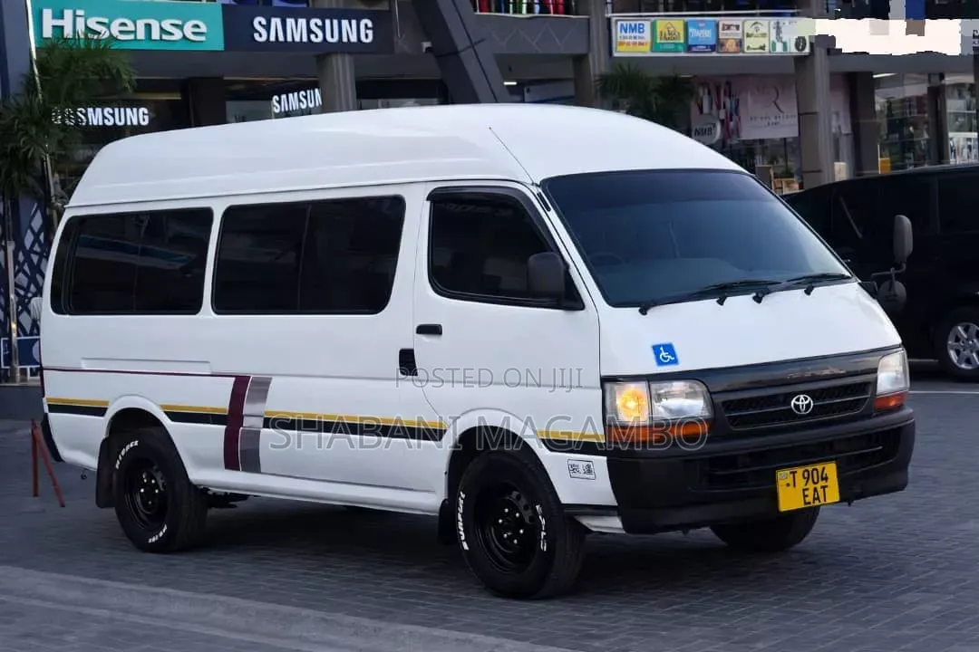 Toyota HiAce 2000 White