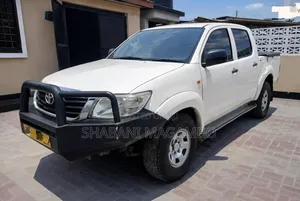 Toyota Hilux 2011 Off white