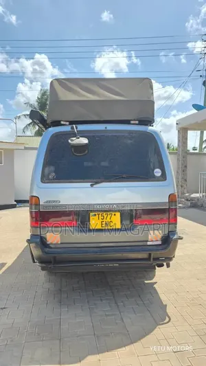 Toyota HiAce 2000 Silver