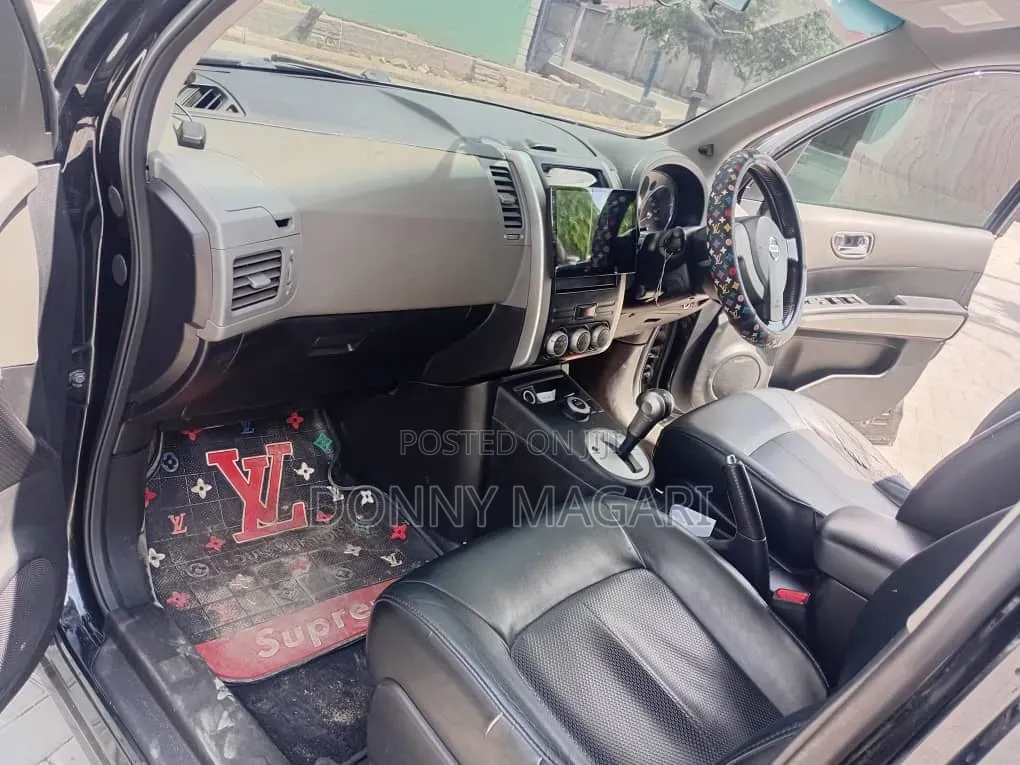 Nissan X-Trail 2011 Black
