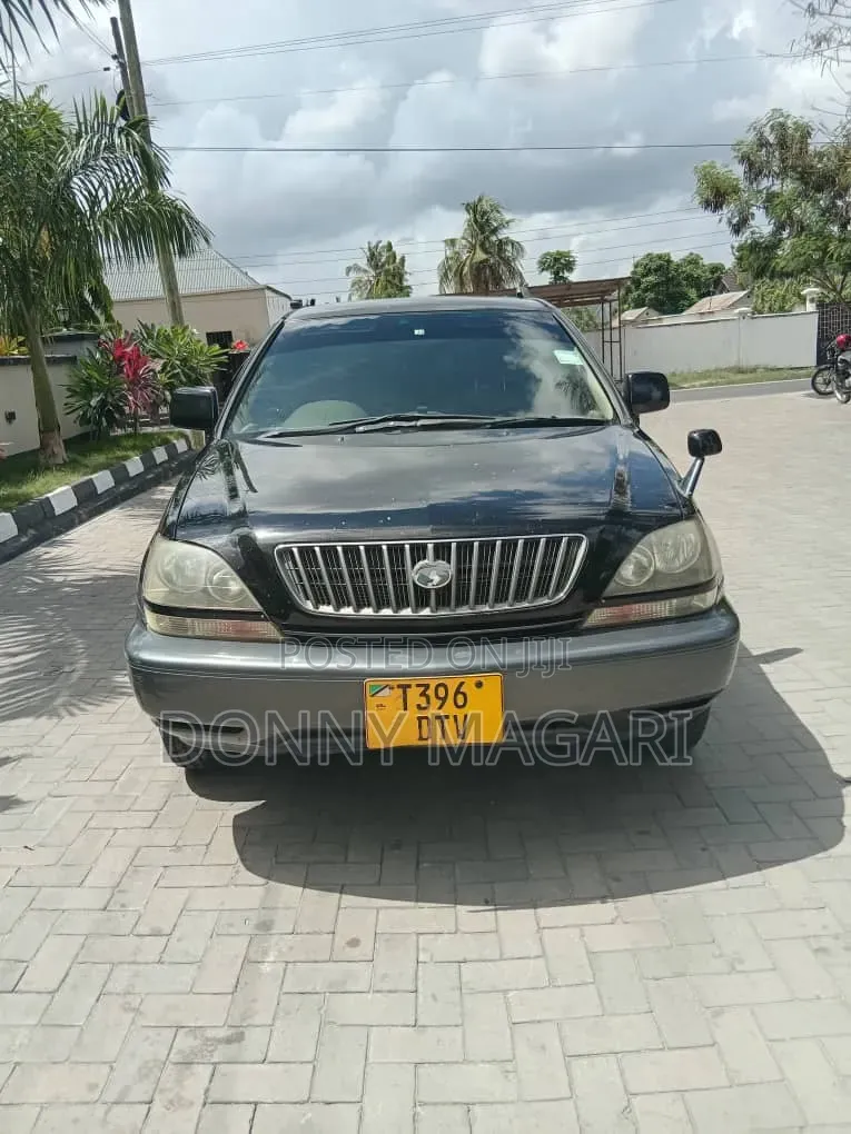 Toyota Harrier 2000 Black