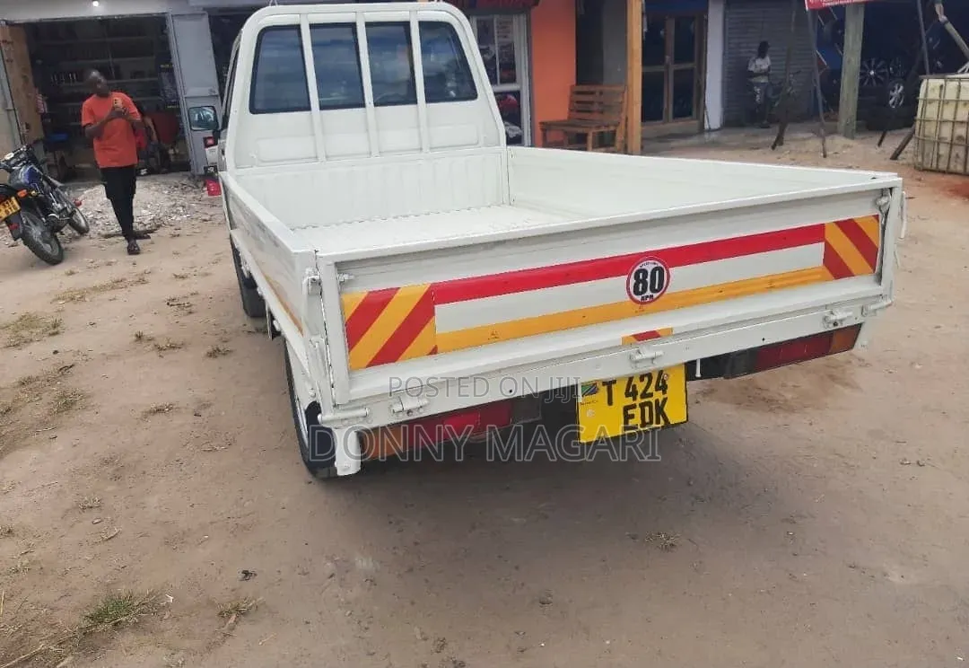 Toyota TownAce 2000 White