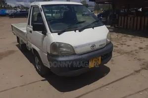Toyota TownAce 2000 White