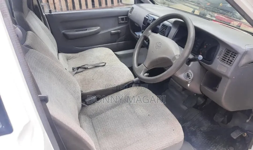 Toyota TownAce 2000 White