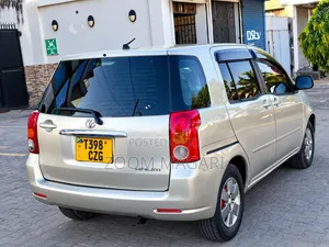 Toyota Raum 2003 Beige
