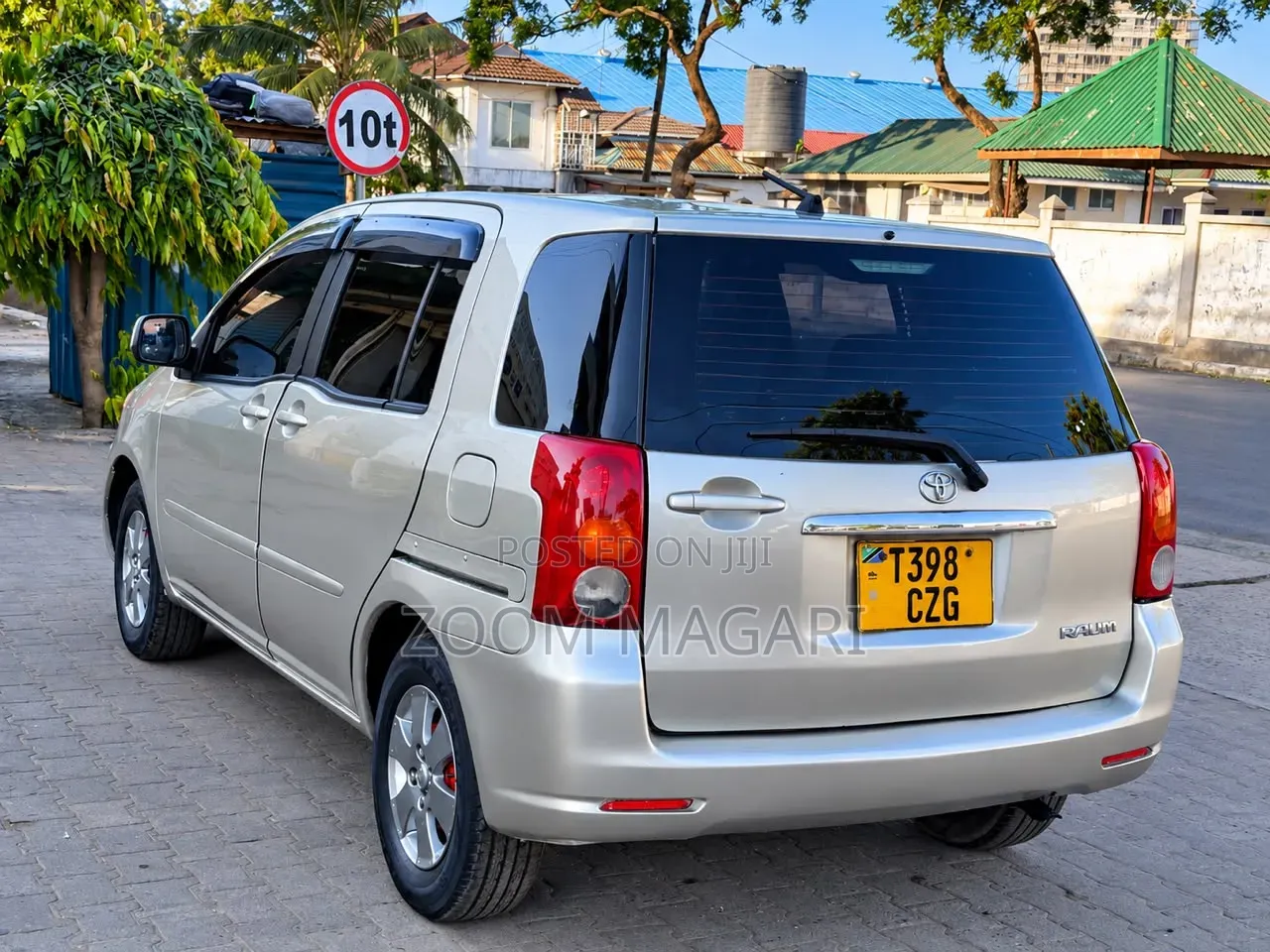 Toyota Raum 2003 Beige