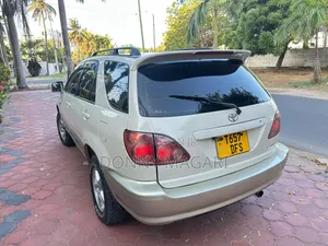 Toyota Harrier 2002 White