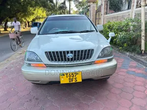 Toyota Harrier 2002 White