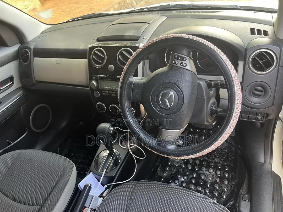 Mazda Verisa 2005 White