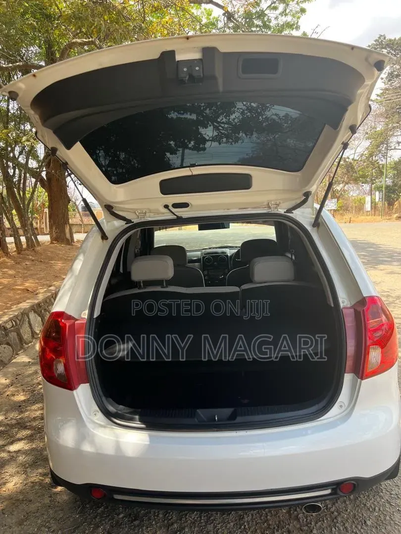 Mazda Verisa 2005 White