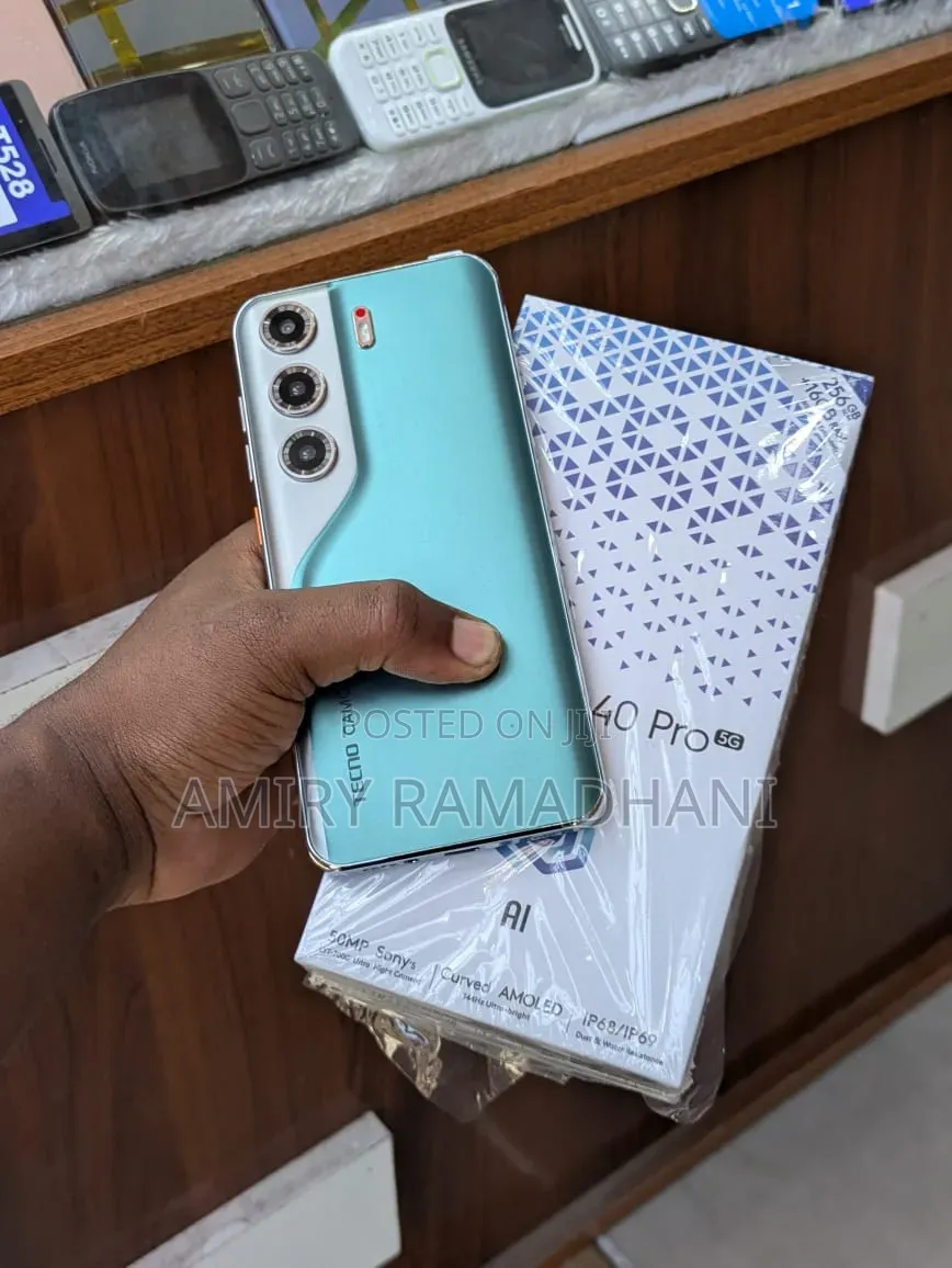New Tecno Camon 40 256 GB Green