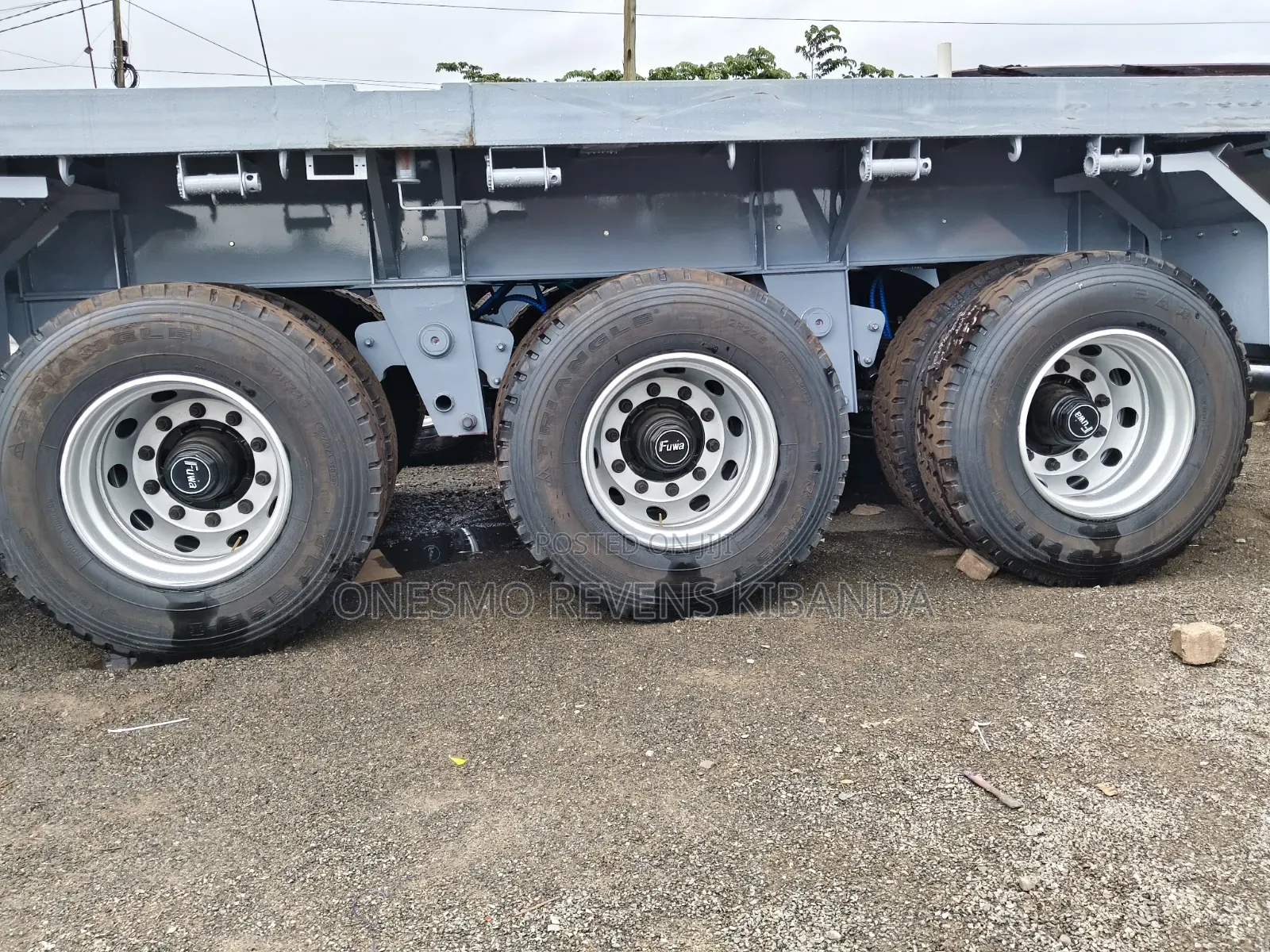 Selling Chinese Trucks and Trailer