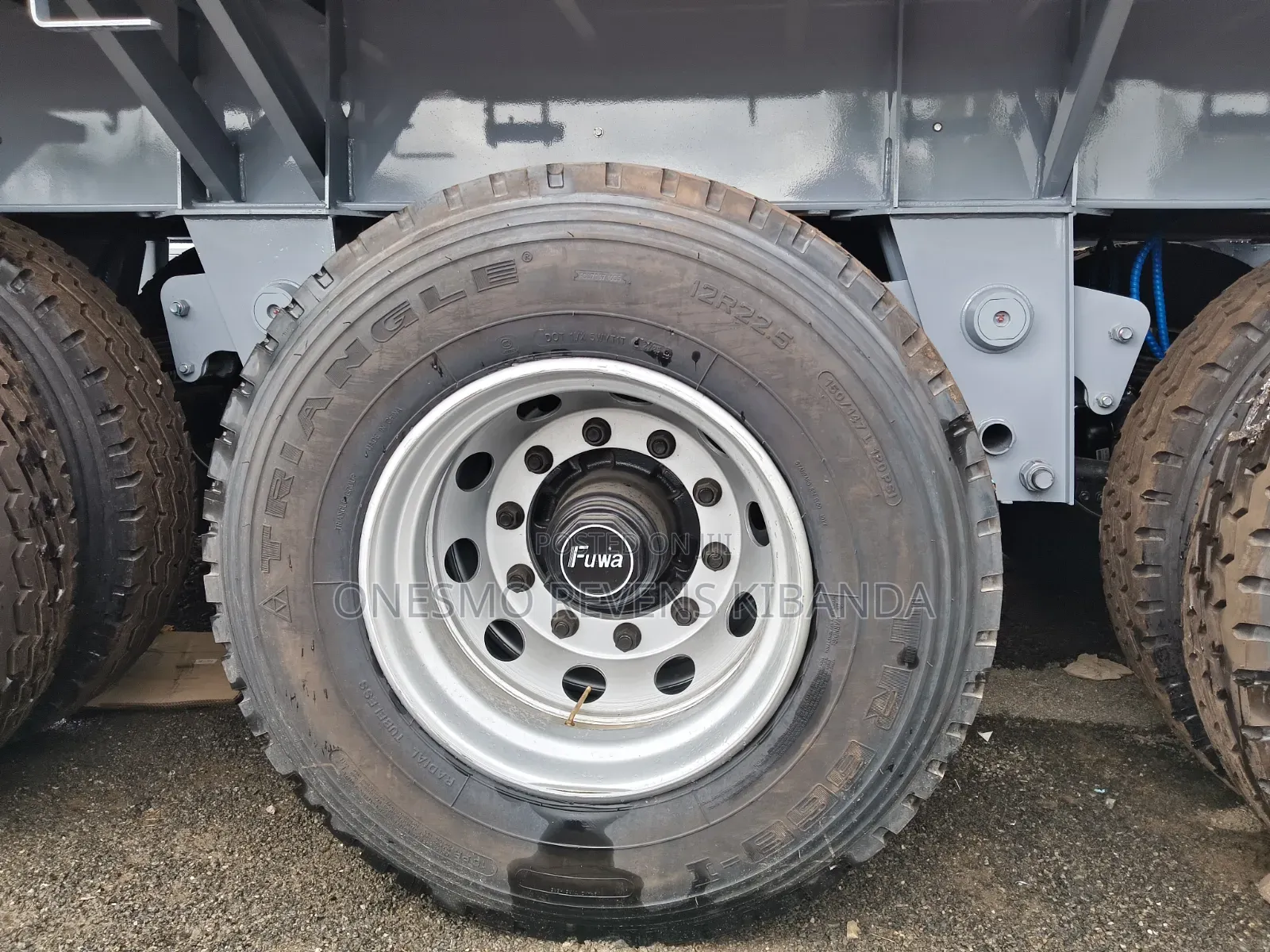 Selling Chinese Trucks and Trailer