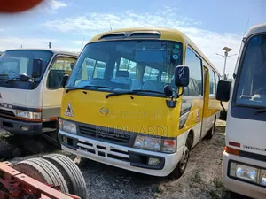 Toyota Coaster 2003 Yellow