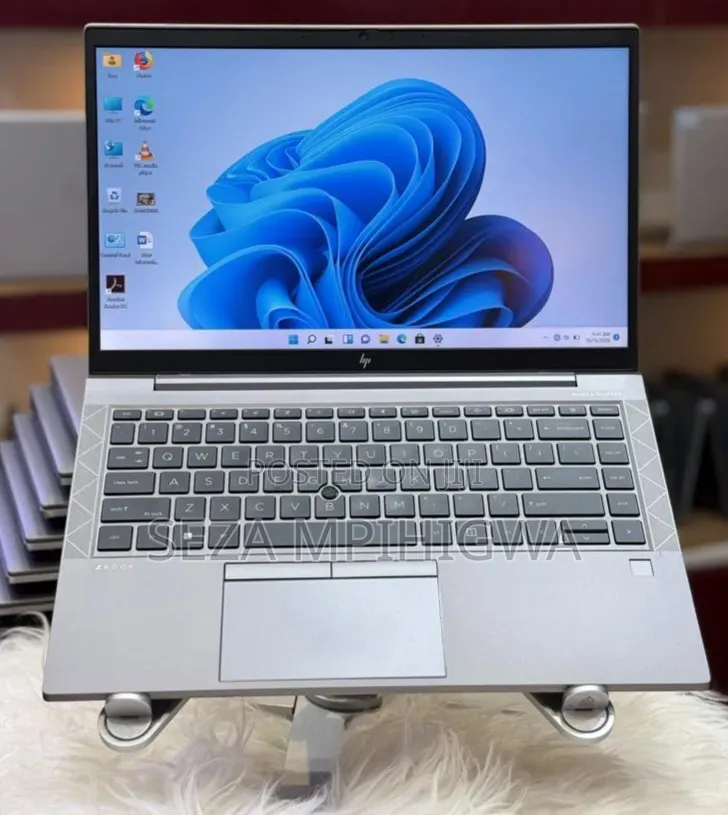New Laptop HP ZBook 14 16GB Intel Core i7 SSD 256GB