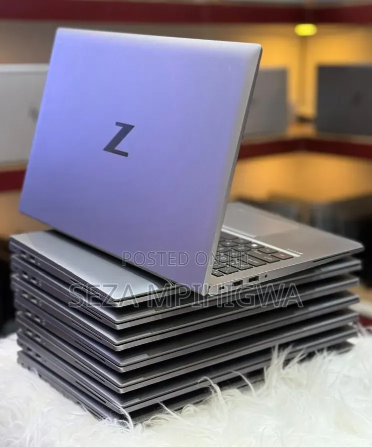 New Laptop HP ZBook Firefly 14 G11 16GB Intel Core i7 SSD 256GB