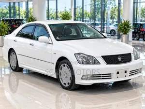 Toyota Crown Royale 2005 White