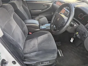 Toyota Crown Royale 2005 White
