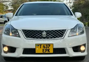 Toyota Crown 2011 White