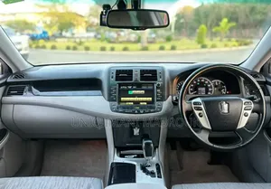 Toyota Crown 2011 White