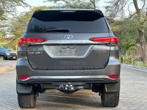 Toyota Fortuner 2022 Gray