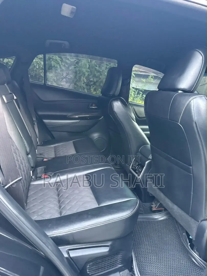 Toyota Harrier 2.0 2015 Black