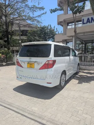 Toyota Alphard 2.4 Petrol AWD 2009 White