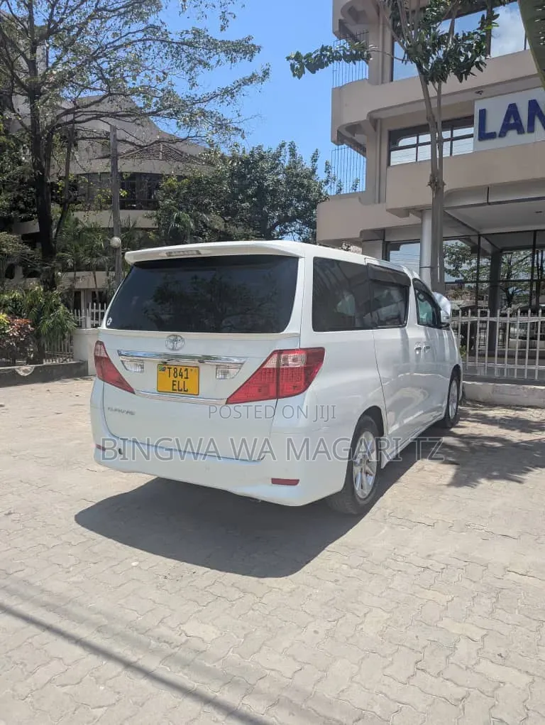 Toyota Alphard 2.4 Petrol AWD 2009 White