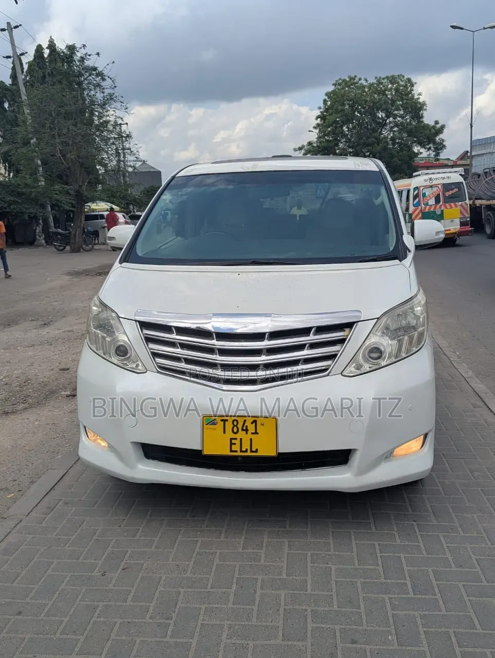 Toyota Alphard 2.4 Petrol AWD 2009 White