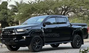 Toyota Hilux 2024 Black
