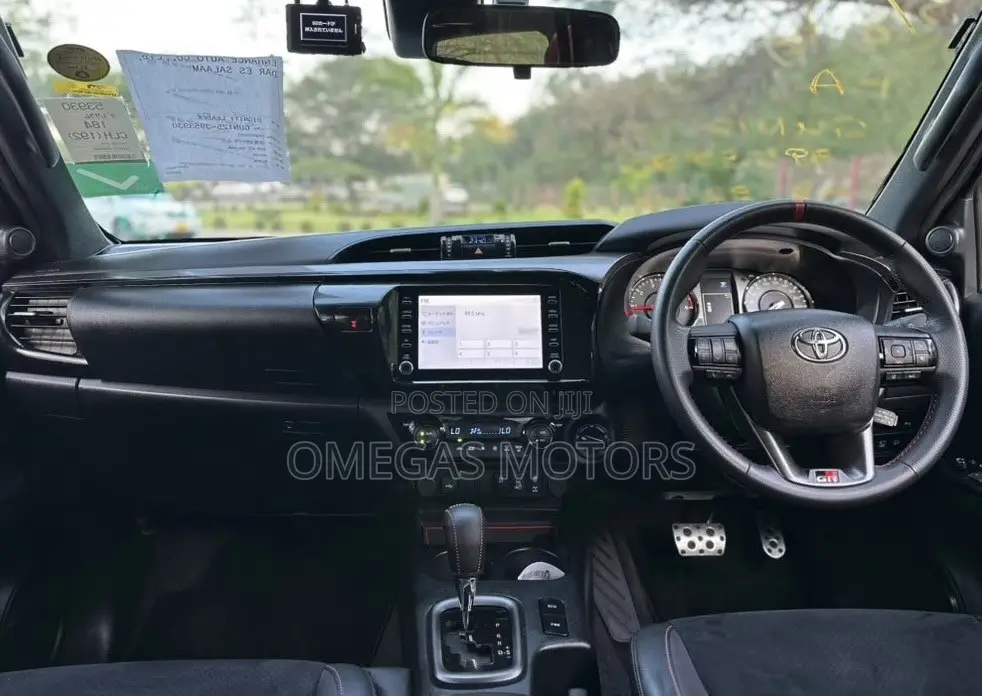 Toyota Hilux 2024 Black