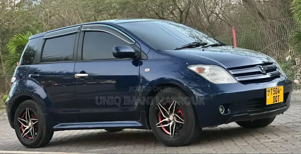 Toyota IST 2004 Blue