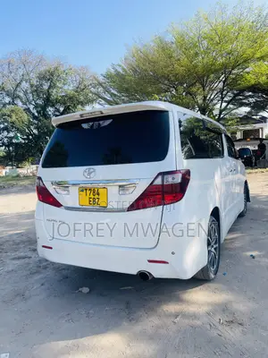 Toyota Alphard 2.4 Petrol AWD 2009 White