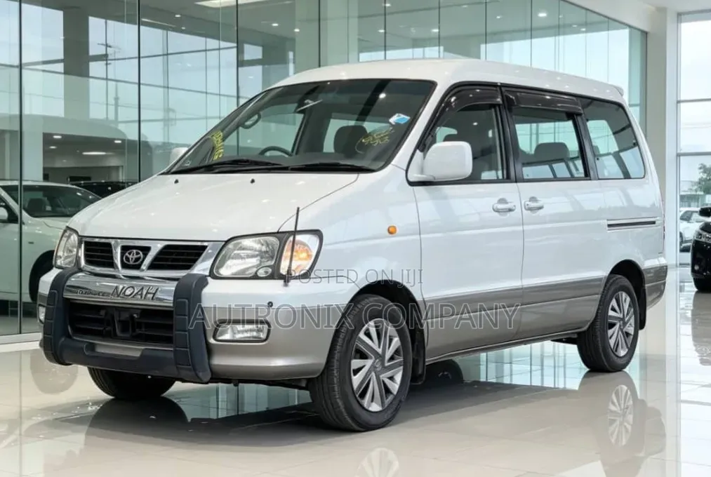 Toyota Noah 2001 Off white
