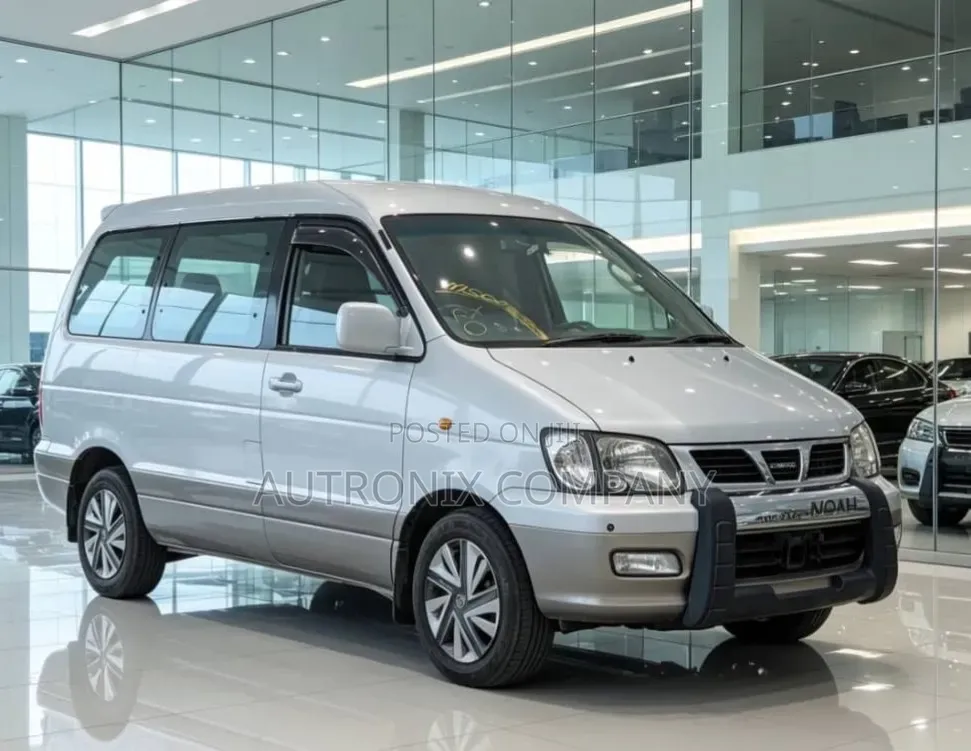 Toyota Noah 2001 Off white