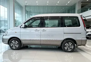 Toyota Noah 2001 Off white