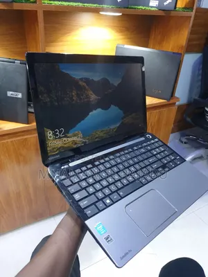 Laptop Toshiba Satellite Click 2 8GB Intel Core i7 HDD 320GB