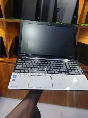 Laptop Toshiba Satellite Click 2 8GB Intel Core i7 HDD 320GB