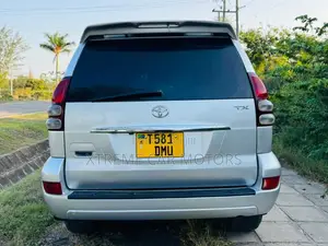 Toyota Land Cruiser Prado 2005 Silver