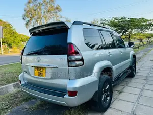 Toyota Land Cruiser Prado 2005 Silver