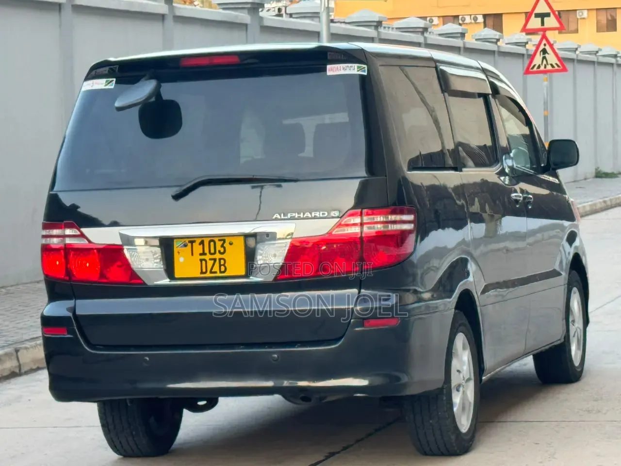 Toyota Alphard 2004 Black
