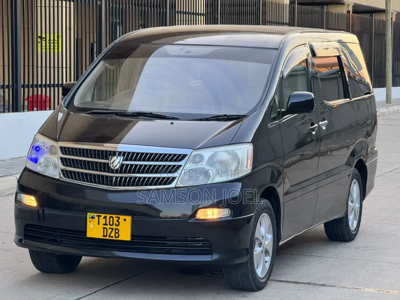 Toyota Alphard 2004 Black