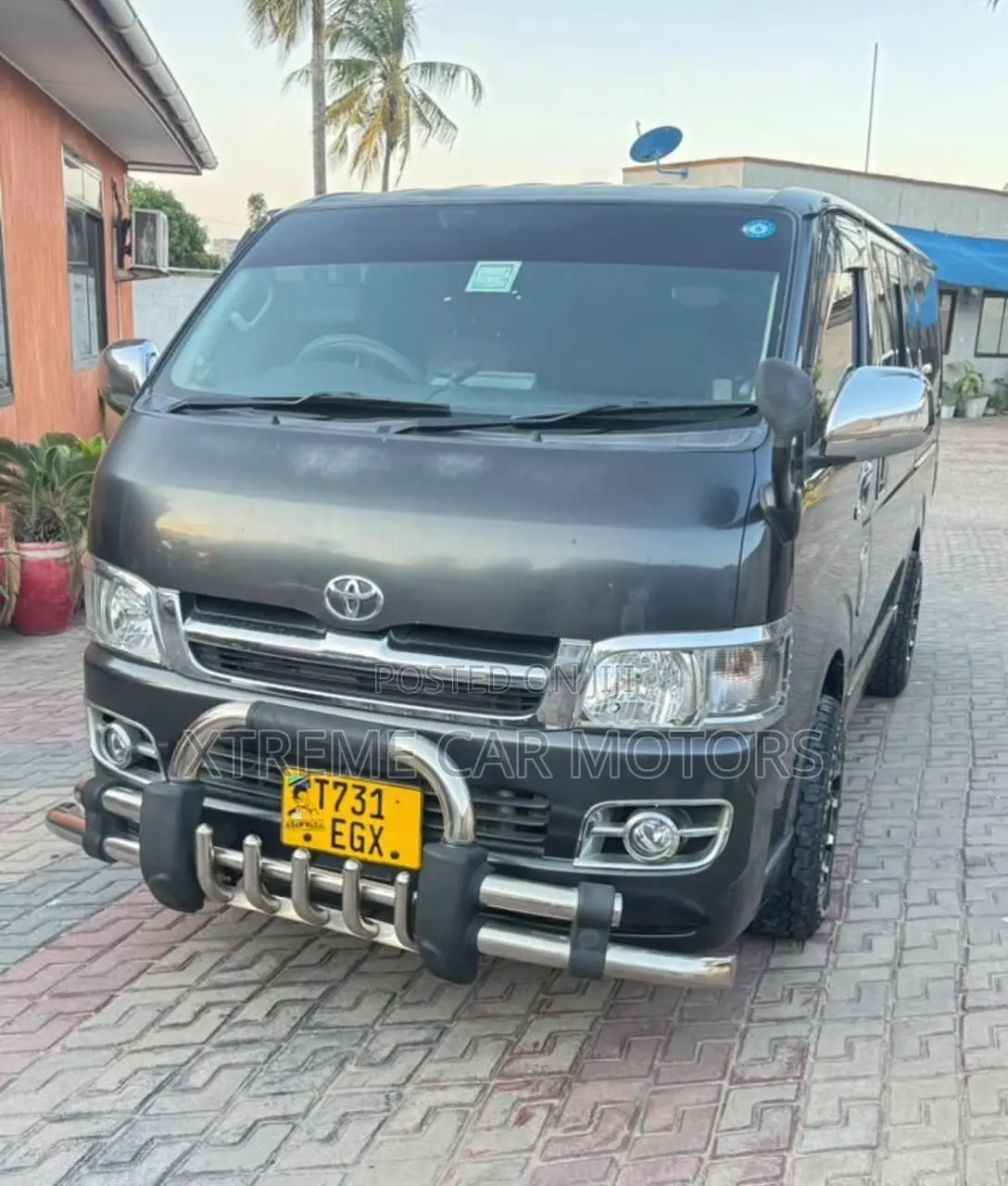 Toyota Grand HiAce 2002 Black